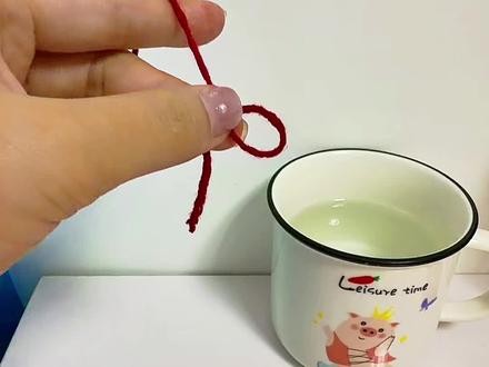 姐妹钩百变小手的时候,钩着钩着居然变成喇叭形状了不行,必须给她出个教程,我就不信这次还教不会她!!#夏天也能玩毛线 #当我染上了钩织 #零基础钩织教程 #手工
