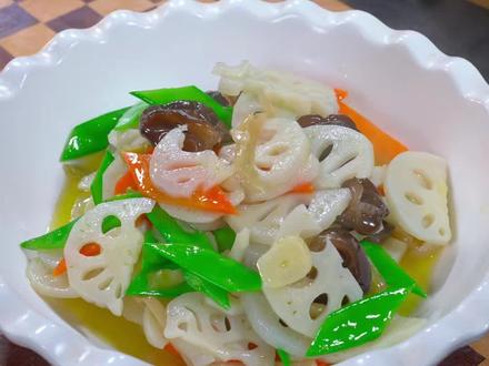 天气热没有好菜我,这道荷塘小炒一定要试试,清脆爽口,营养丰富,好看又好吃#荷塘小炒