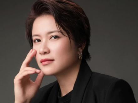 为 #亮姐手势舞 量身定制
#亮姐手指操 第一小节 3组动作
让你的手 变软又变美
#简单手势舞 #零基础教学