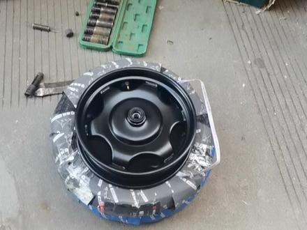 #真实生活分享官 #雅迪电动车 雅迪cl12。你们的前轮毂都换了没,免费的哦#大玩具 #三轮车