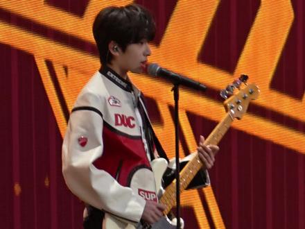 陈浚铭《适合不适合》
好百变呀小吉米,这里帅帅的🥹🥹#陈浚铭#新音