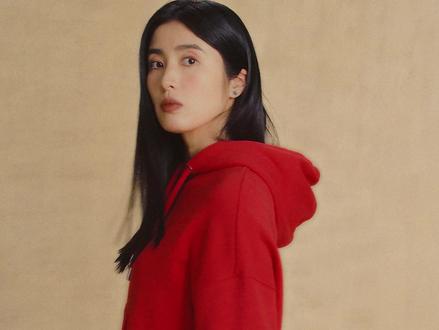 去探索、去追寻、去享受运动,坚定最纯粹的自我,很高兴能参与全新Ami 520胶囊系列拍摄。
@amiparis #AmiParis #520