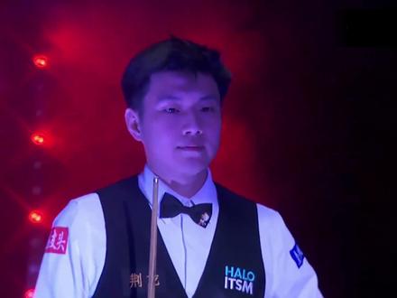 【赵心童】2025世锦赛夺冠全过程高然混剪! 也看了斯诺克十年左右了,从当年的丁俊晖一直看到现在的赵心童,晖哥20年来没有世锦赛的遗憾,由28岁的赵心童实现了!也创造了一系列记录,作为全程追完世锦赛的球迷,我由衷感到激动幸福,望见赵心童最后身披五星国旗,在英国谢菲尔德的克鲁斯堡剧院里庆祝胜利,我一下子就想到了Counting Stars,是啊,也让在场的英国观众们都来数数咱国旗上的星星吧!第一次,在世锦赛的决赛现场,让来自中国的五角星闪烁光芒!在丁俊晖踏碎门槛后,赵心童领衔的中国年轻小将们得以在宽阔的跑道上再创辉煌,中国斯诺克,越来越好!#斯诺克 #斯诺克世锦赛 #赵心童 #countingstars