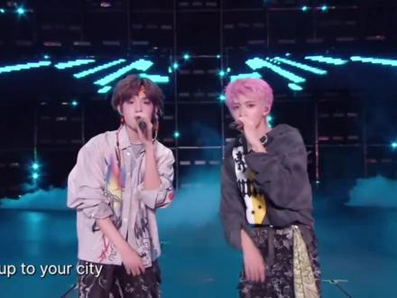 妈耶,多年之后竟然能磕上一口宝棍了
这个粉金色的发型也就朱志鑫完美的脸能撑住了#我担秒了全世界