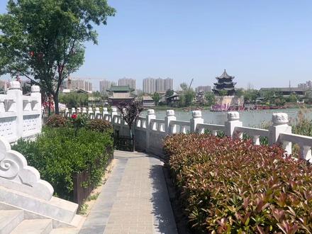 实拍菏泽最大的一个仿古建筑群,投资20亿打造,现场建设很大气