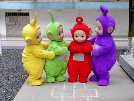 天线宝宝来玩跳房子,冠军是____ #天线宝宝 #游戏