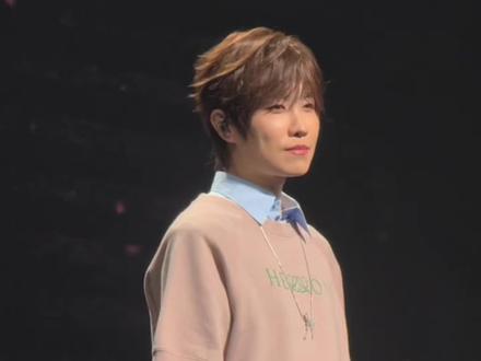 徐良演唱会,一下把我们拉回那个杀马特的90年代,回忆那再也回不去的青春#徐良 #音乐现场 #葬爱家族 #回忆杀