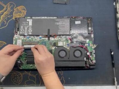 宏碁笔记本暗影骑士拆机教程轻松学会自己更换硬盘内存清灰 #电脑装机 #二手笔记本 #笔记本维修 #拆机 #拆解