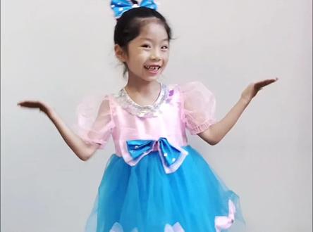 经典儿歌《颠倒歌》#启蒙早教 #儿歌 #抖音热门 #抖音计划创作者 #手势舞 @抖音热点宝 @抖音创作者中心 @抖音来客官方助推官