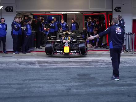 法拉利全场最快?!梅奔跑了500圈?!F1巴塞罗那季前测试,各家车队表现如何? #F1 #赛车