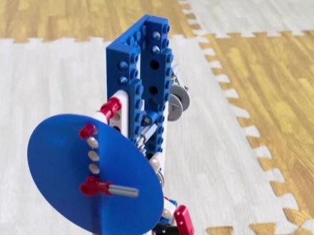 乐高小颗粒动力作品《钟摆》,利用齿轮、轴、轮毂、线绳等制作动力与传递动力装置~#益智玩具 #在家学乐高 #积木 #积木搭建 #动手能力培养 #宝妈 #提升专注力 #动手动脑 #机器人编程 #乐高指导 #乐高搭建 #乐高教具 #乐高作品 #乐高结构 #乐高知识点 #小颗粒积木 #9686