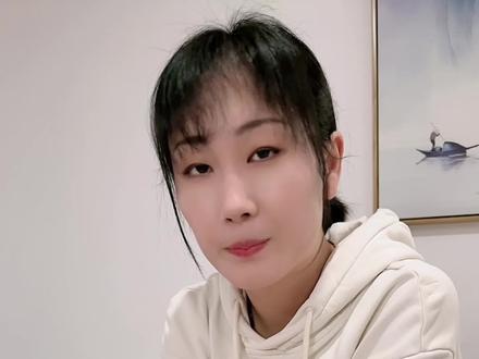 老婆,听说今年转移支付超过10万亿了,这是什么意思啊?#记录真实生活 #夫妻日常 #财富 #何青绫