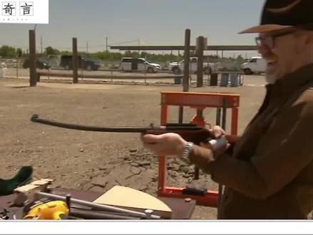 流言终结者:如果把枪管掰弯了枪还能用吗,实验结果证明一切 #冒险 #科学 #实验 #纪录片