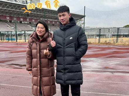 中长跑这样跑行不行! 体育中考中的中长跑满分难不难?我这不就请了个专业型老师么!#中长跑 #体育中考 #体育生 #家长必读 #青年创作者成长计划