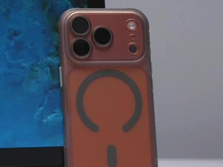 车胎纹防滑,握在手中对#iPhone17 的掌控感,真的是安全感十足了,简约钛灰色,让星宇橙更高级时尚#苹果手机壳 #防摔手机壳 #这手机壳长在了我的心尖上 #好物推荐🔥