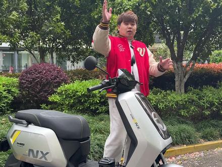 小牛新品NX马拉松 骑一百公里满把55码还能不掉速,续航可达120公里左右,车规级AI导航,红绿灯实时显示#小牛 #小牛电动 #小牛NX马拉松 #电动车以旧换新 #小牛新品