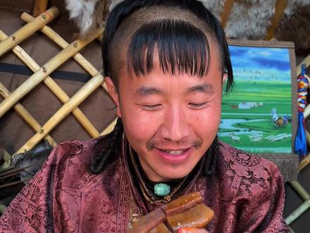 牛舌吃起来像豆腐 特别鲜嫩 味道没治了 #内蒙美好推荐官 #草原美食 #牛舌头 #牧区生活