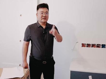 书桌靠墙和飘窗柜有缝隙,必需要做挡条???😊😊😊 #全屋定制#全屋定制安装现场 #泰州#泰州装修 #书桌#挡条#欧陆春秋#欧陆春秋泰州勇哥 #欧陆春秋全屋定制