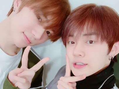 大型纪录片《踢叉踢gay子的养成》持续为你播出…
#准奎 #衣伞 #崔然竣 #崔杋圭 #休宁凯