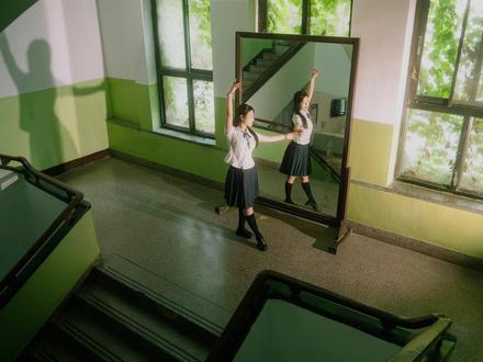 氛围感的秘籍是用光✨。#氛围感的秘籍是用光 #氛围感 #光影 #摄影