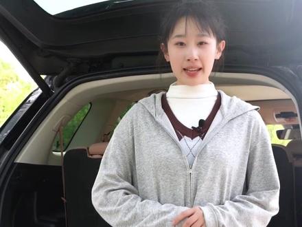 #蔚来es8 #说车聊车 #蔚来 久等啦,美女小姐姐又来咯,本系列有很多解说片段,本次只发布几个小片段哦,有想看豪车的嘛?举手🙋
