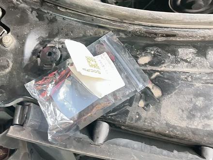 大奔驰 曲轴位置传感器 师傅 更换中#汽车保养与维修