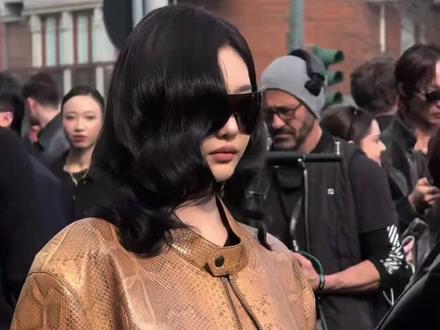 宁艺卓六登美趋第一,此女就这么闪耀米兰 #宁艺卓 #米兰时装周 #aespa #NINGNING