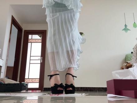等了将近20天的 斯米兰女鞋 测评! 姐妹们快帮我看看!等了近20天的斯米兰女鞋!10.5超高跟!#斯米兰女鞋 #高跟鞋分享 #斯米兰 #斯米兰女鞋测评 #高跟鞋 @斯米兰女鞋(进主页群蹲上新直播)