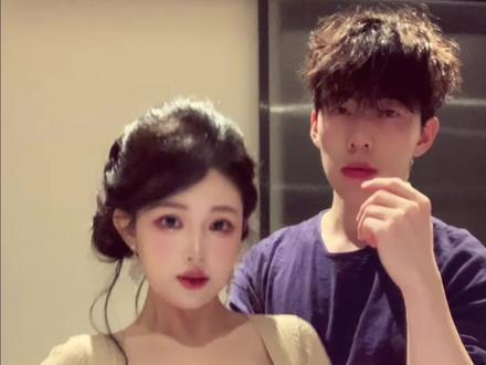 难道我非要有… #第三个吻痕暧昧版 #小爱吻痕舞 #情侣手势舞