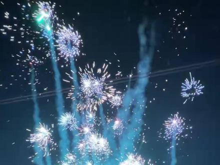 来自160盒水母的震撼#新年快乐 #水母烟花最浪漫的瞬间