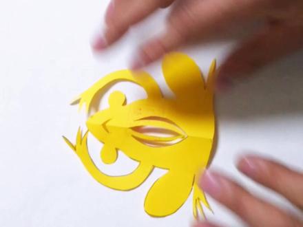 小青蛙剪纸步骤教程 @抖音小助手