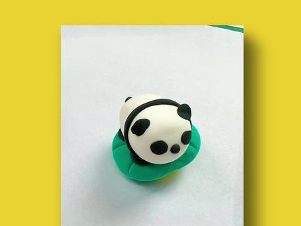 和宝宝一起用彩泥捏一个软糯的小熊猫吧!#亲子手工 #粘土手工 #超轻粘土手工