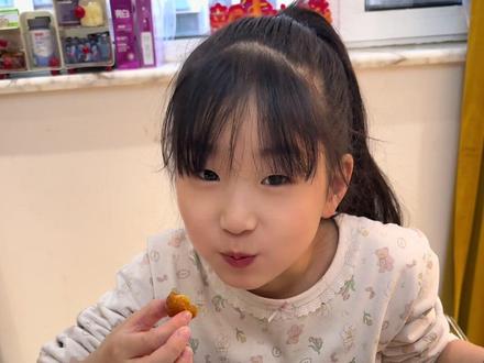 沙沙软绵的蛋黄 盐味适中 爆油 好吃👍👍👍#小学生爱美食 #蛋黄