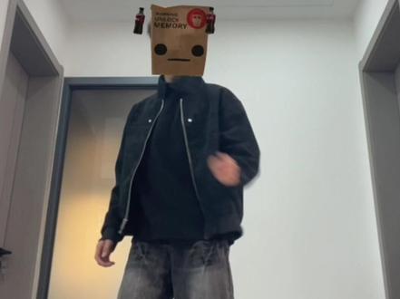 虽然但是后面忘动作了#米糕摇 #穿搭分享