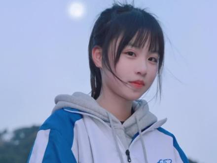 所以说,为什么会怀念高中呢?@☀️水尔 @房老师 #校园 #摄影