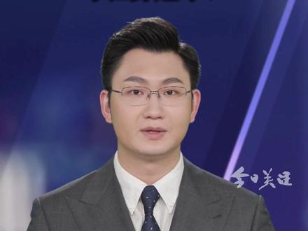 在刚刚落幕的街舞赛事Juste Debout上,来自中国重庆的13岁少年李勇秋,用一套融合了中国传统武术的霹雳舞,击败了来自全球40多个国家和地区的舞者,夺得本届赛事少儿组全球总冠军。(央视新闻)