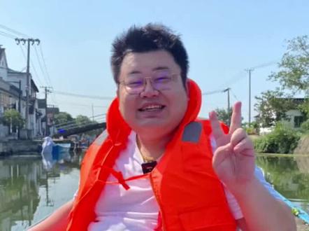 自己捞的#阳澄湖大闸蟹 肯定正宗~还能坐在湖边上看着夕阳吃#螃蟹~#中秋 你们都去哪玩啦~#拆小胖