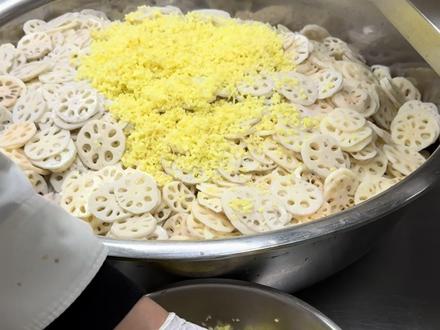 夏季必备:姜汁莲藕,可以保存一个月