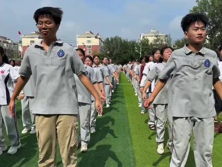 跳出新学期活力和气势来