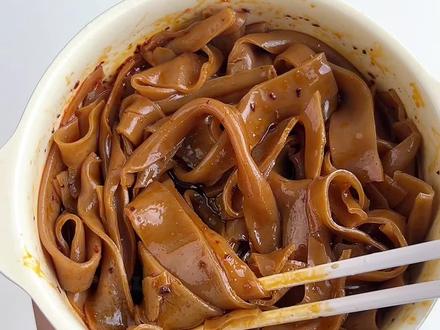 低卡测评:荞麦凉皮 原相机无美颜#低卡#测评#凉皮#荞麦凉皮