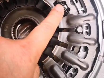 跟换新福克斯双离合变速箱离合器详细步骤……