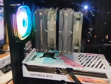 #粉丝一千万上热门
金百达16G D5 6800*2+I5 13600KF+WD SN850X 1T+华硕TUF B760M WIFI D5+七彩虹4070 12G 白色+利民FC140大霜塔风扇+安钛克机箱+长城巨龙850W全模组电源。线下实体搞机店,欢迎老板来砸单。#diy电脑 #电脑装机 #卖电脑 #装机