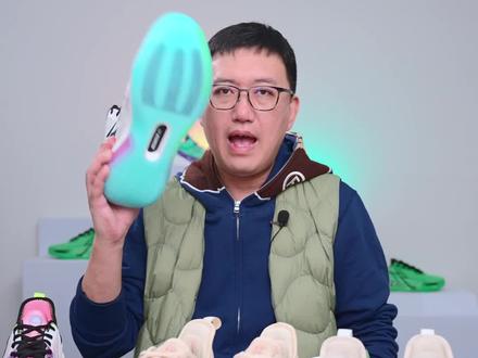 今天约老师发挥得不错,看来这双鞋的确很适合他啊。多一度射程,咱们就最后再聊一期这双mvp战靴。#篮球 #nba #篮球鞋 #约基奇