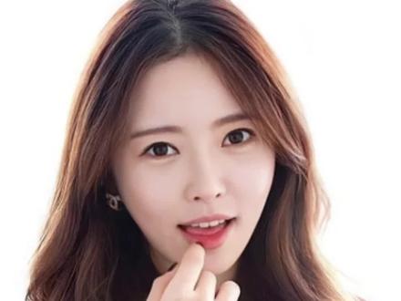 #分享刚看完的一部电影 #看看影片放松一下 #好看电影推荐 #带你看电影 #抖音追剧推荐 今天湿橙给朋友们推荐韩国演员韩世雅