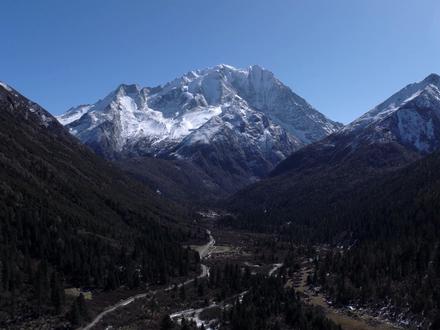 DJI Avata 360|首次使用(体感操控) 想要体验沉浸式的体感操控?
配合穿越摇杆及飞行眼镜,即可感受身临其境的飞行体验!
该教程内容包含👇
✅开机与激活
✅固件升级
✅新手教学
✅起飞与降落
✅拍照与录像
✅操控飞行器
✅关机收纳
查看视频,带你顺利起飞,畅游广阔天地!
#大疆 #DJIAvata360 #无人机 #大疆售后 #大疆服务