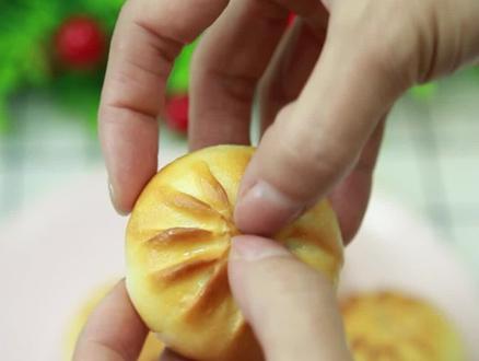今天教大家一个既好吃又简单的烤包子,不会的赶快过来看看吧#空气炸锅 #在家做美食 #包子 #美食教程