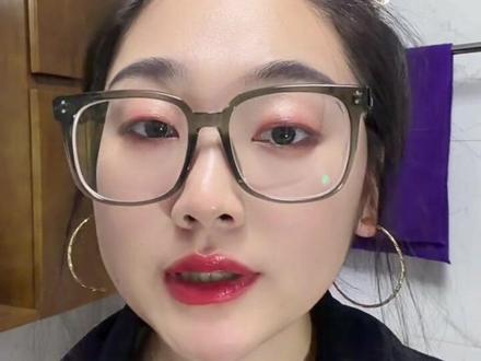 我为什么不在支付宝上买浙商银行的积存金? 支付宝上的浙商银行积存金不太适合玩短线的姐妹,很多功能有所欠缺,各有利弊吧,但是支付宝可能没有京东金融的人多,买进卖出可能比较好操作一些。#积存金 #浙商银行积存金 #全民都在京东年货节摸马头