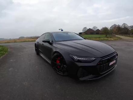 国外小伙,试驾一辆950匹的
性能怪兽 RS-7
由于KKS母程序调校