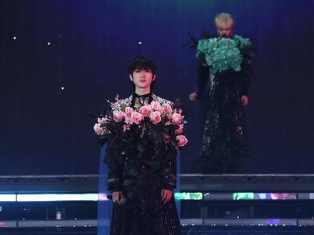 黄朔 张子墨 荣耀之战《予你》完整版双机位精效字幕直拍
#朔墨 #荣耀之战 #TF家族荣耀之战 #tfing #解药