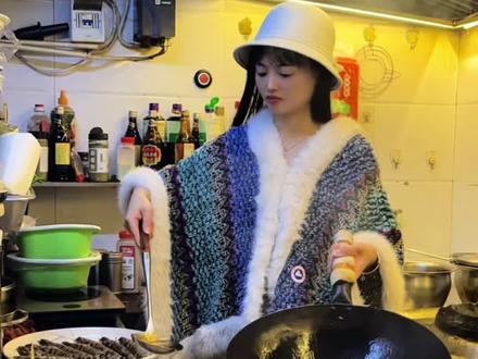 福建菜为什么没有火遍全国?
因为它太“装”。我喜欢吃福建菜,那你呢^_^~#福建菜 #唯美食不能辜负#晒出我亲手做的美食#福州美食推荐#餐饮老板娘日常@DOU+小助手